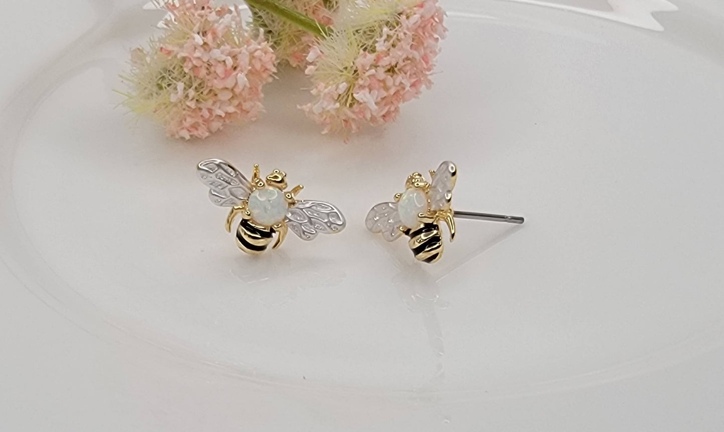 BEE POST EARRINGS.