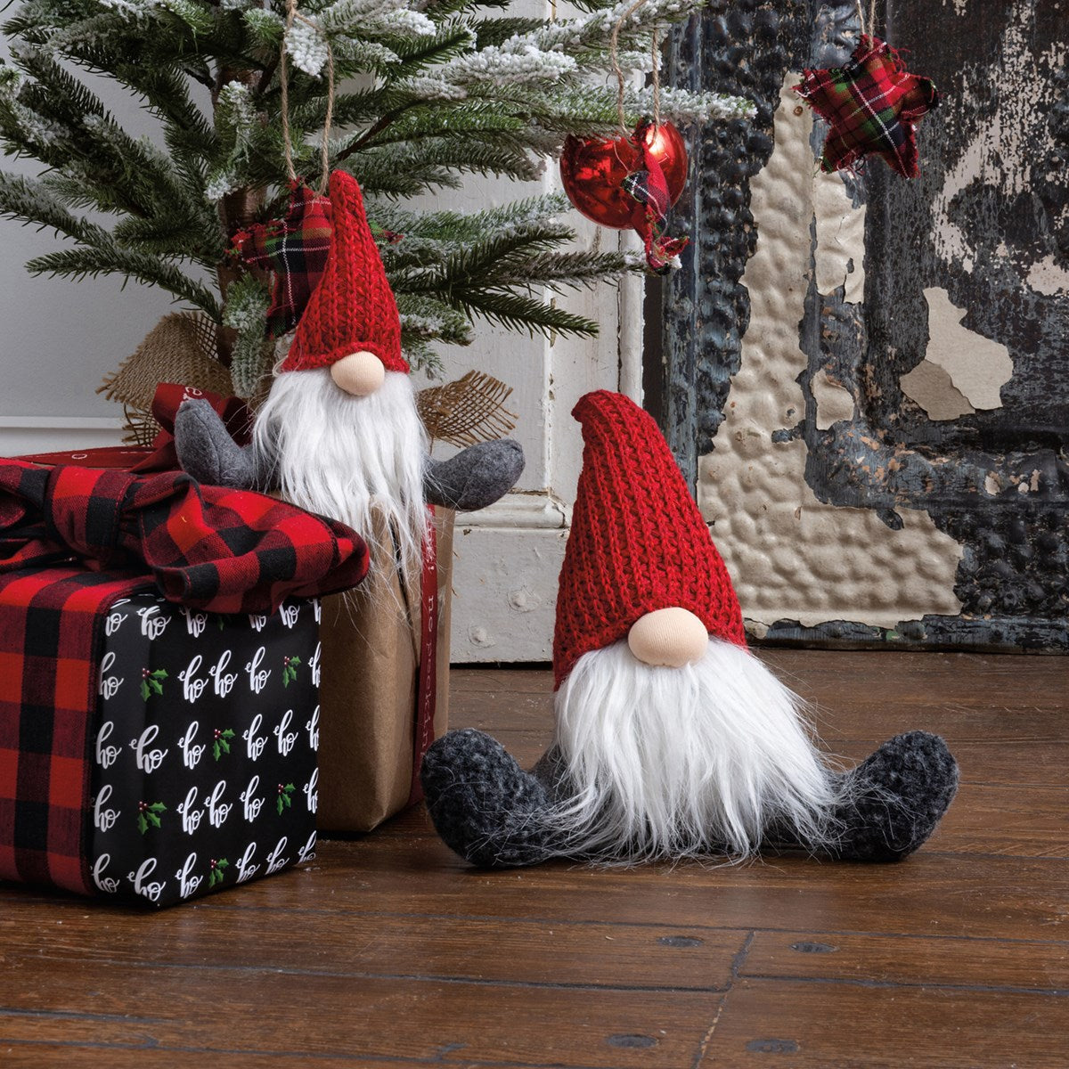 Small Sitting Gnome with Legs