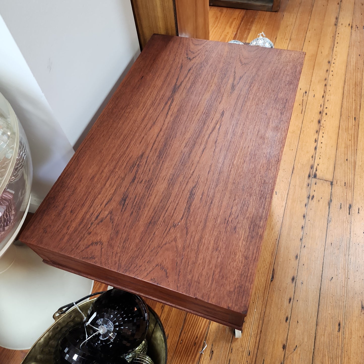 AL112318 Danish Sewing Table