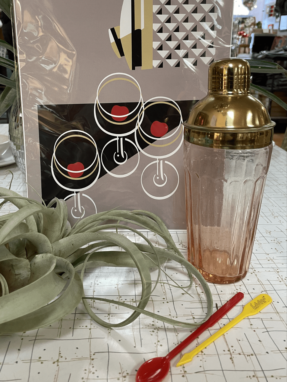 20 oz. Glass Cocktail Shaker w/ Stainless Steel Top, Pink & Gold Finish - Vintage MC