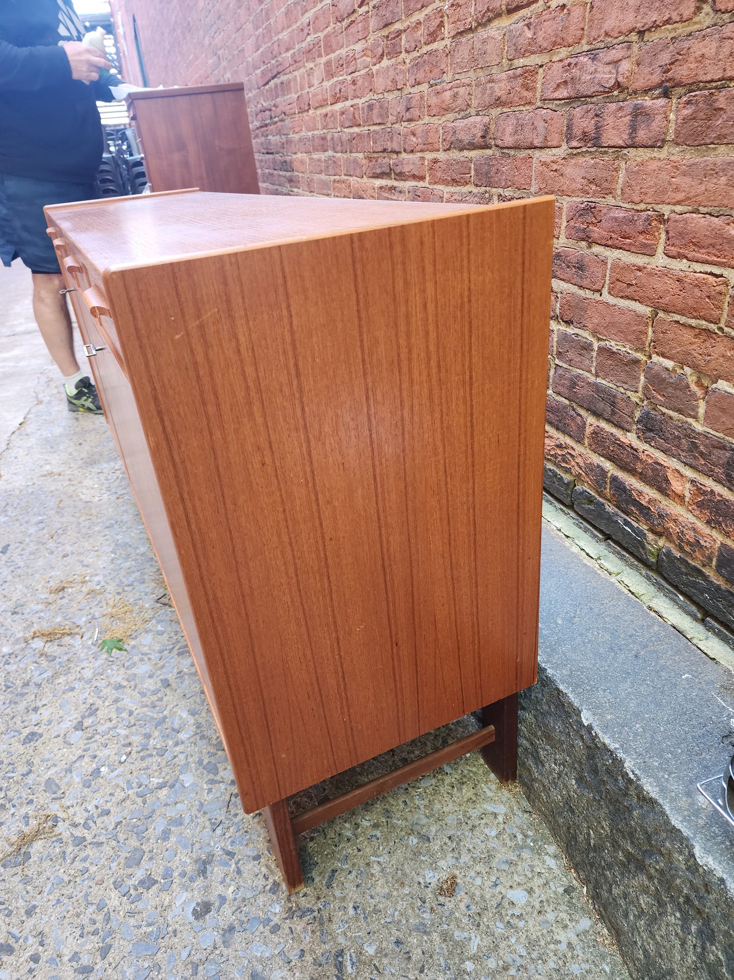 ST032315 Credenza