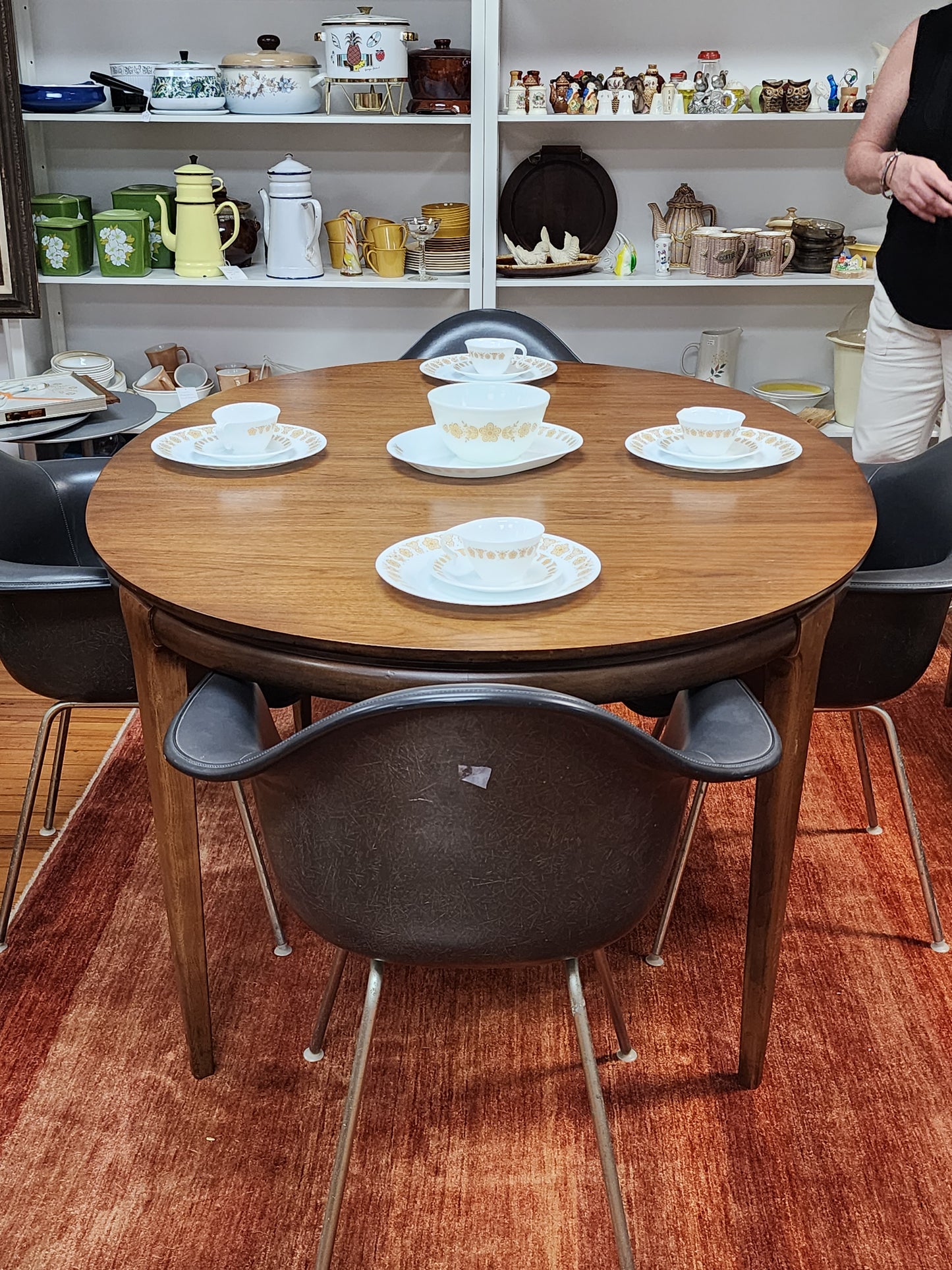 Walnut Dining Table with 3 Leaves