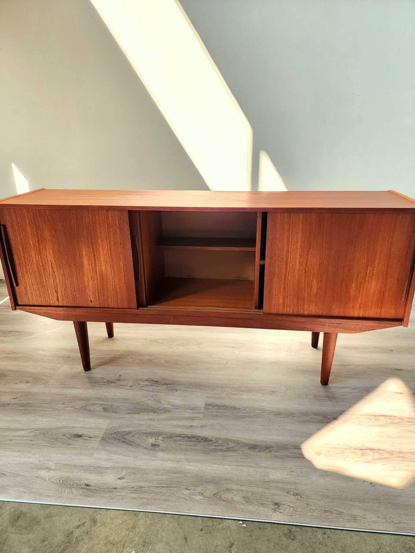 ST0323113 Danish 3-door Credenza