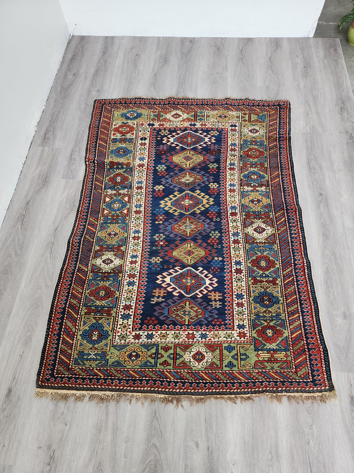 BB0723003 Handknotted Caucus Rug