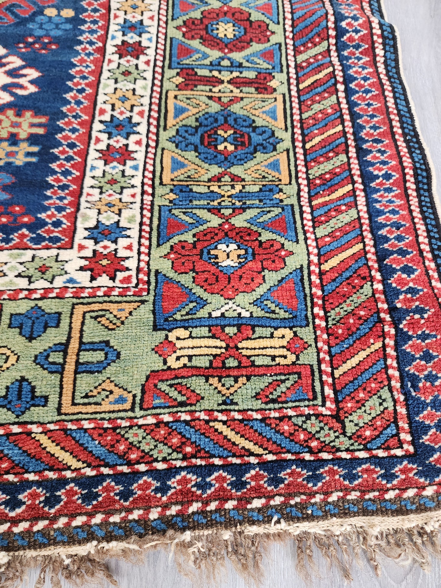 BB0723003 Handknotted Caucus Rug