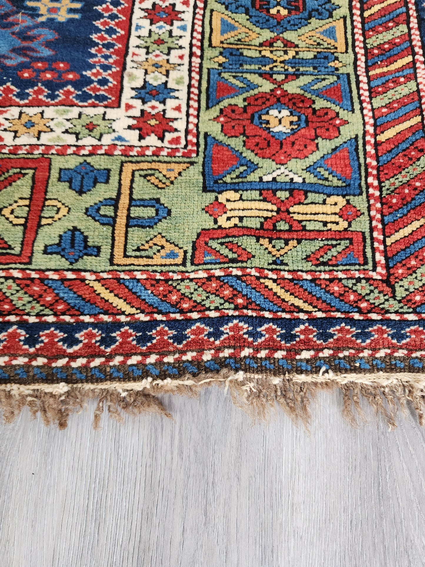 BB0723003 Handknotted Caucus Rug