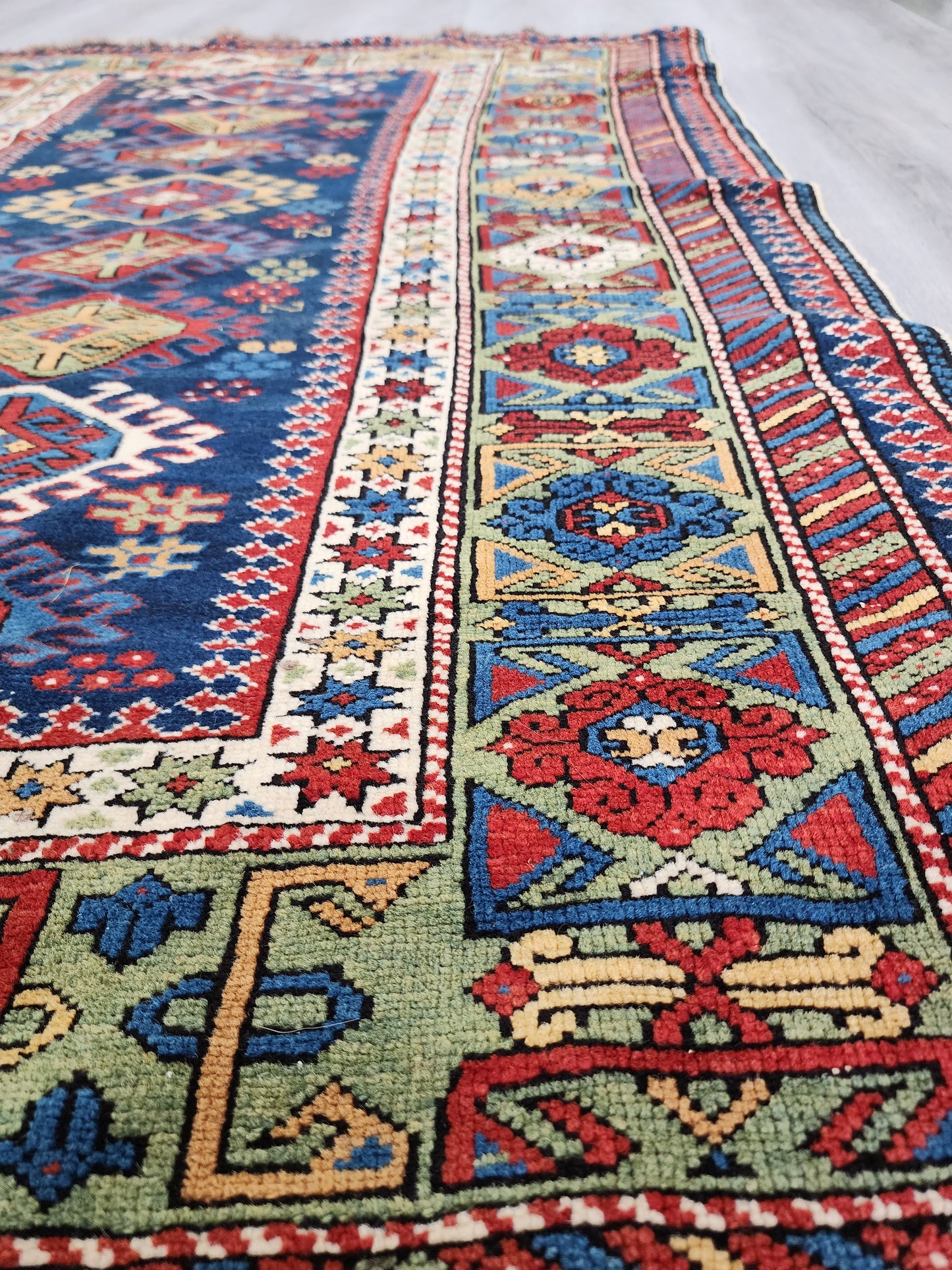 BB0723003 Handknotted Caucus Rug