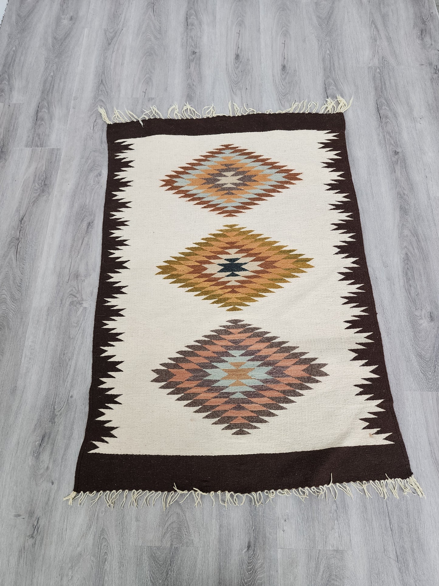 BB072306 Vintage Navajo Rug
