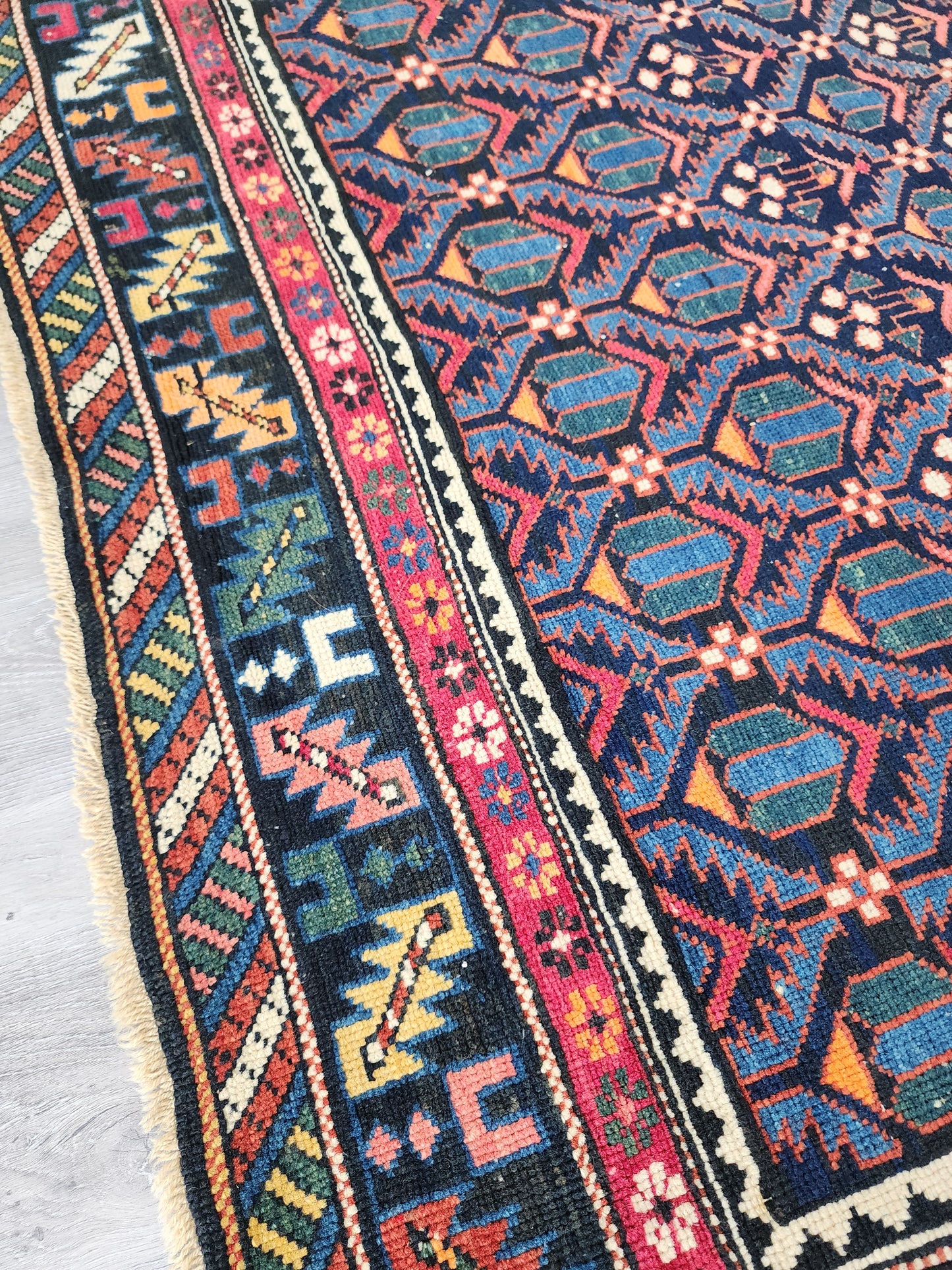 BB072307 Vintage Hand Knotted Caucus Rug