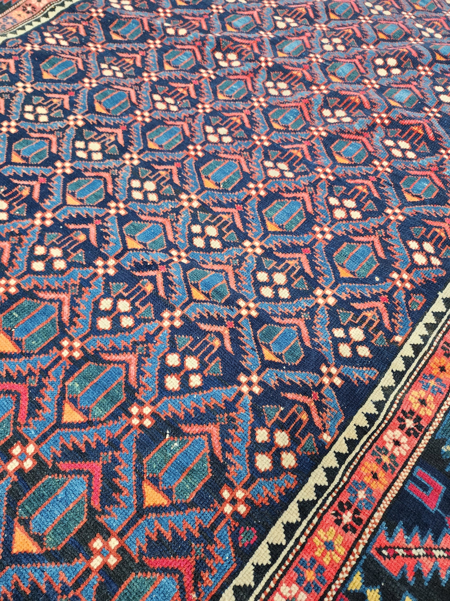 BB072307 Vintage Hand Knotted Caucus Rug