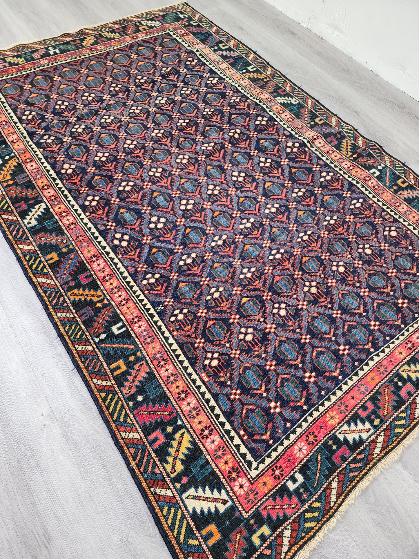 BB072307 Vintage Hand Knotted Caucus Rug