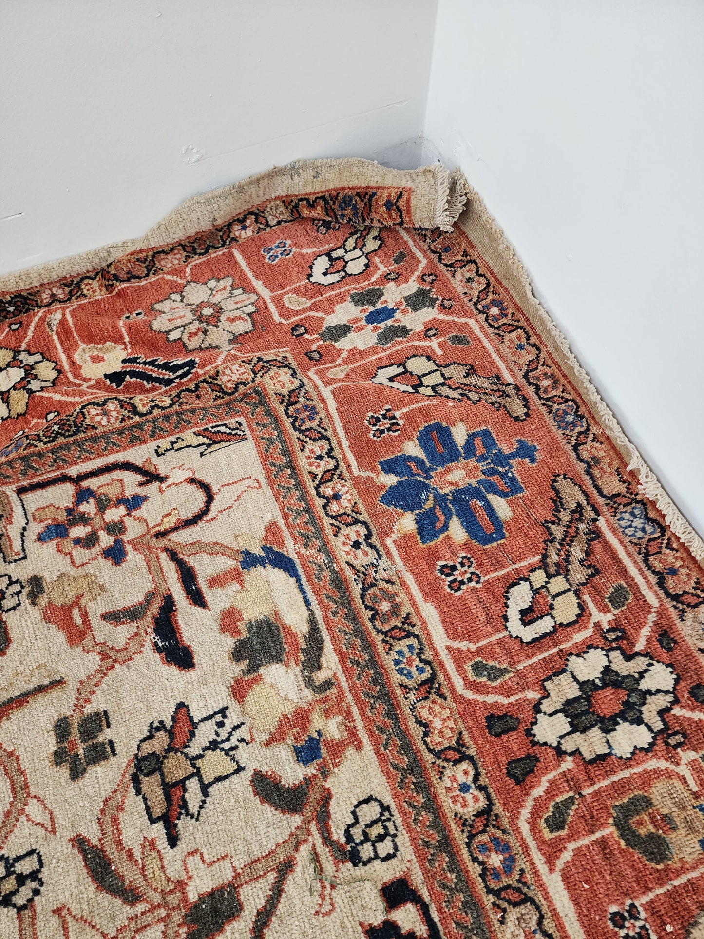 BB072311 Vintage Room Sized Serapi Rug