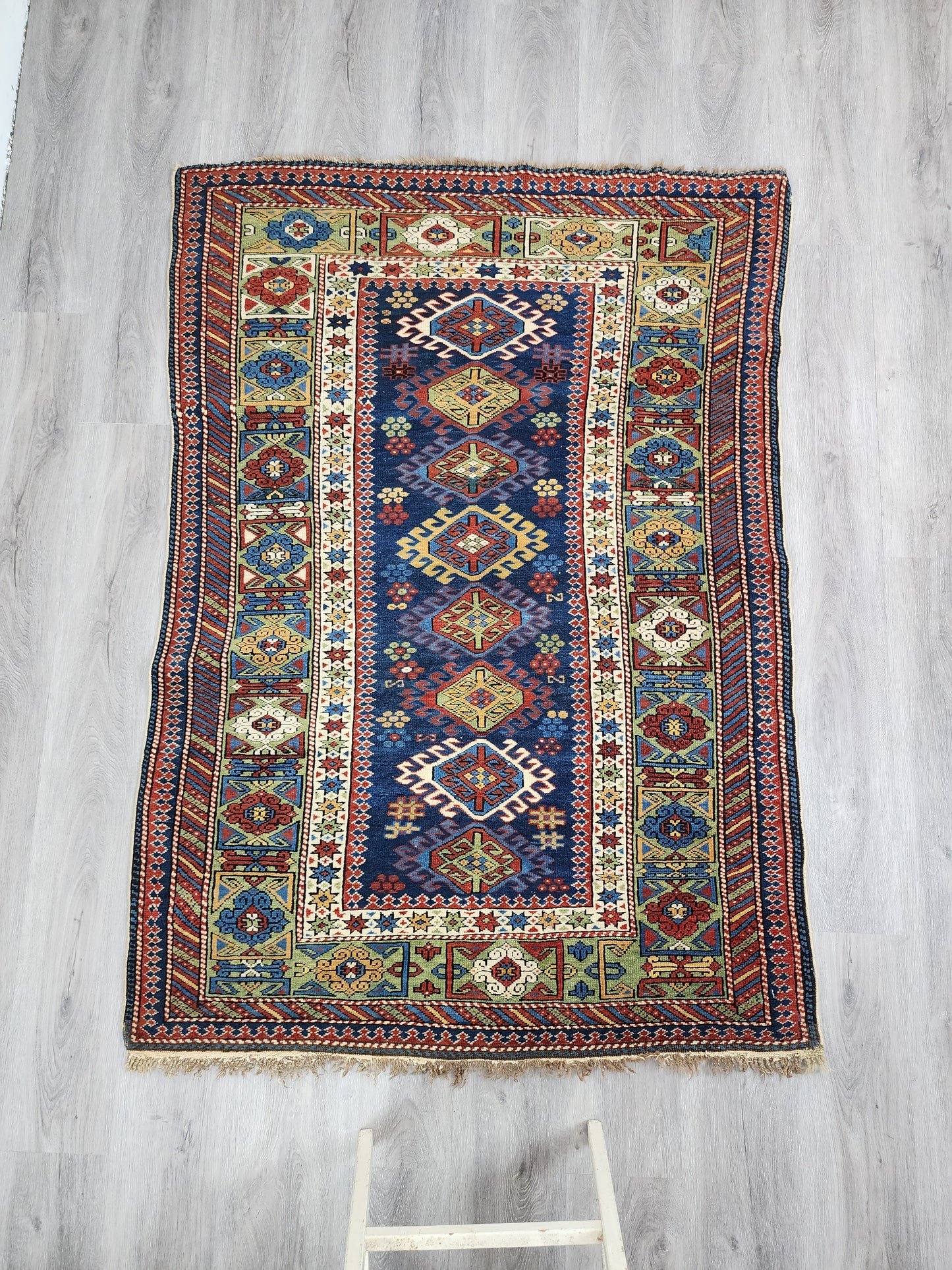 BB0723003 Handknotted Caucus Rug