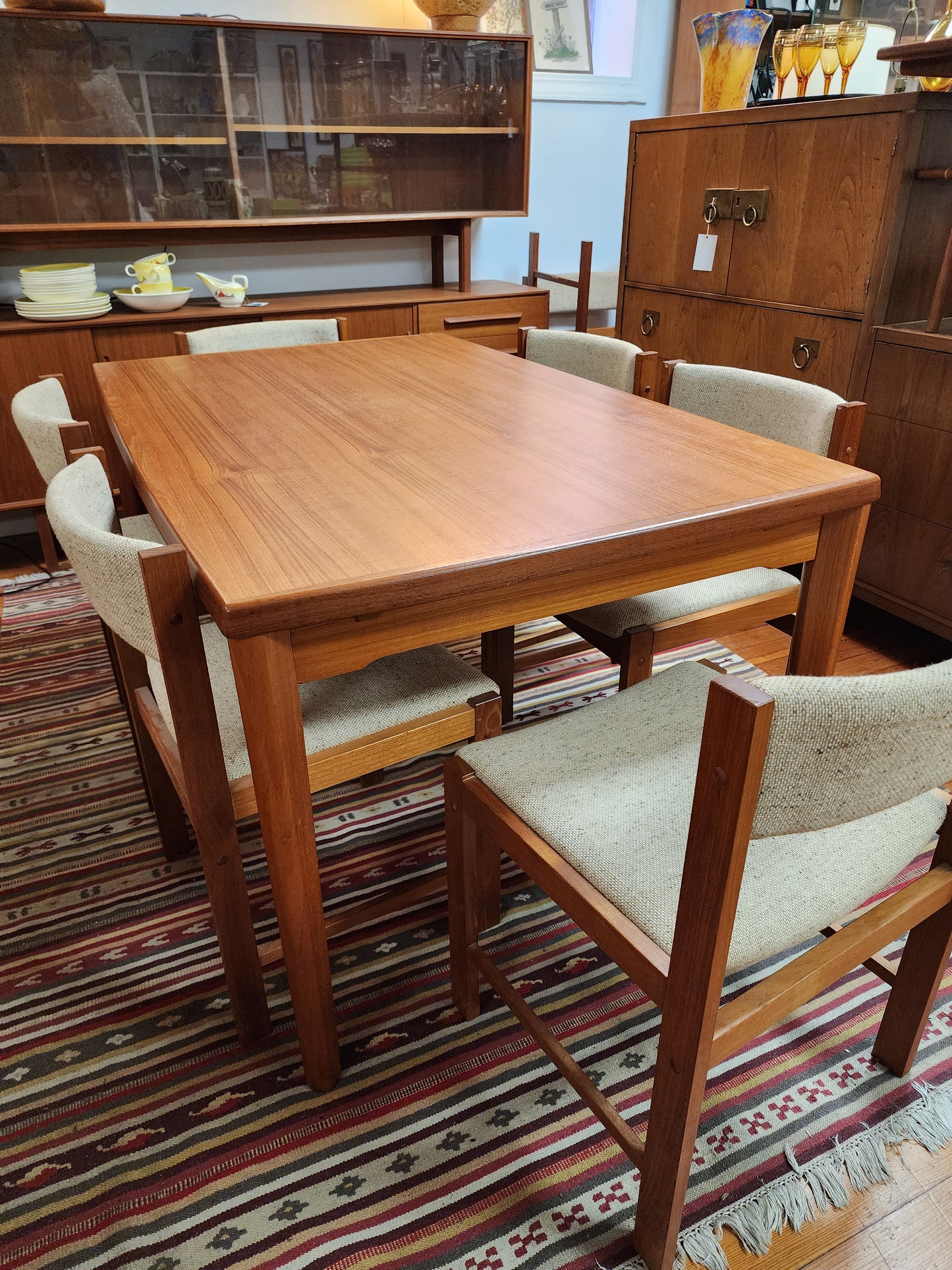 0923009 Set of 6 + D Scan teak dining chairs