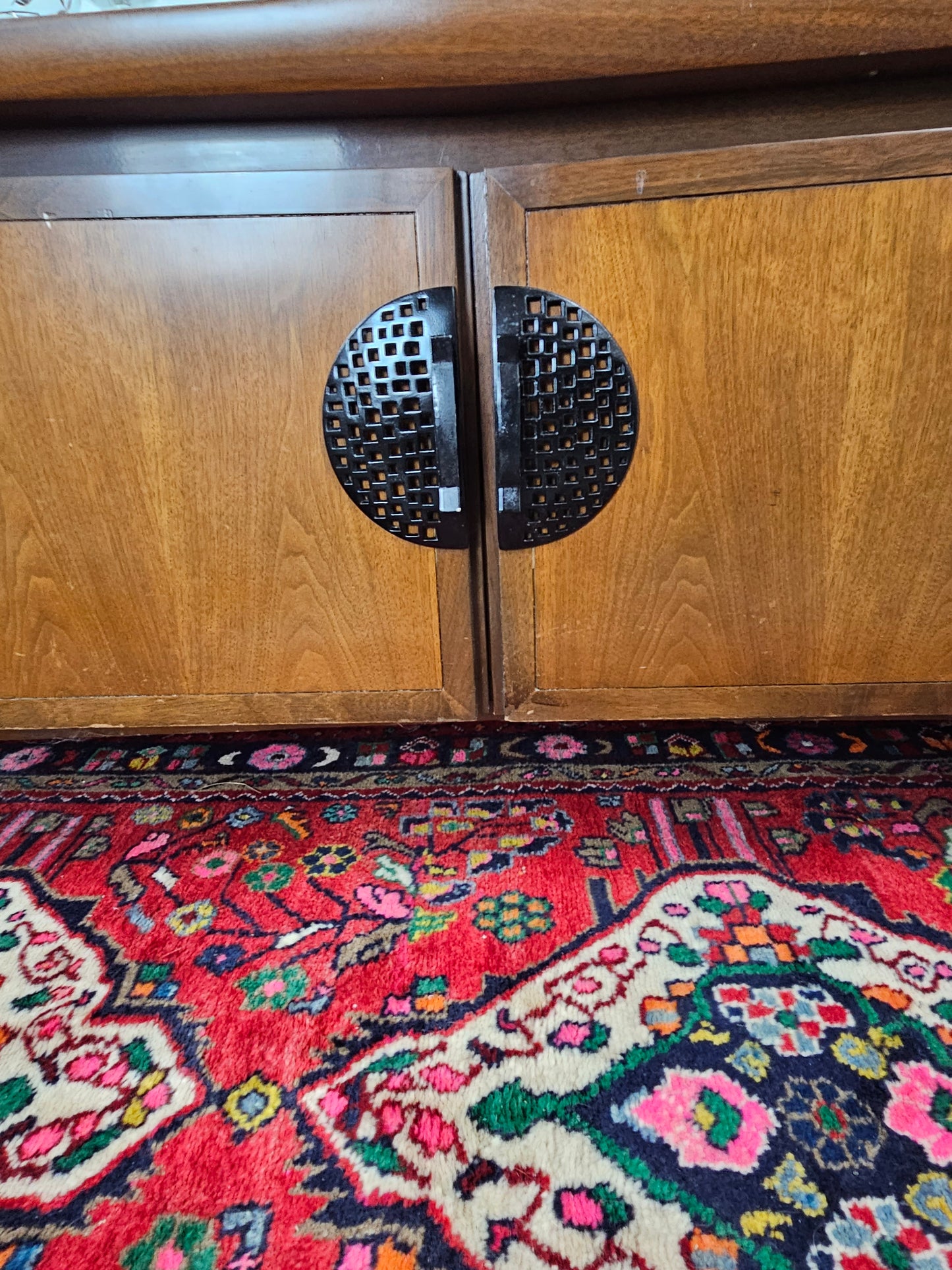 1123014 Mid-Century Credenza with Black Hardware