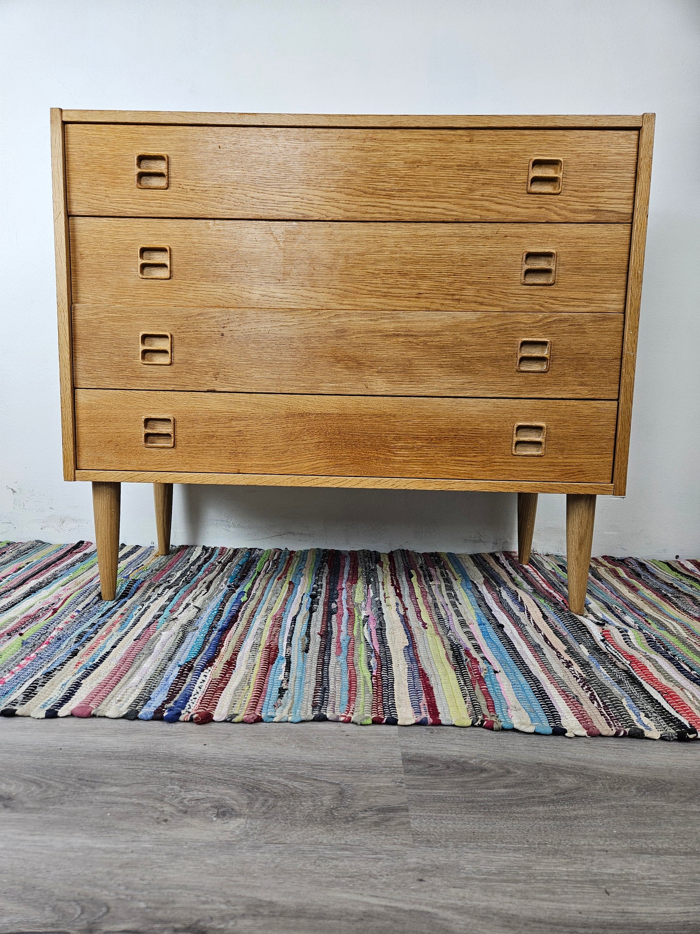 ST1123048 Danish Oak Chest