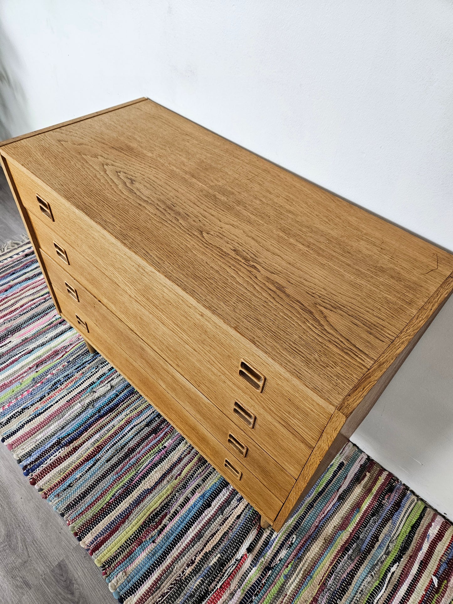 ST1123048 Danish Oak Chest