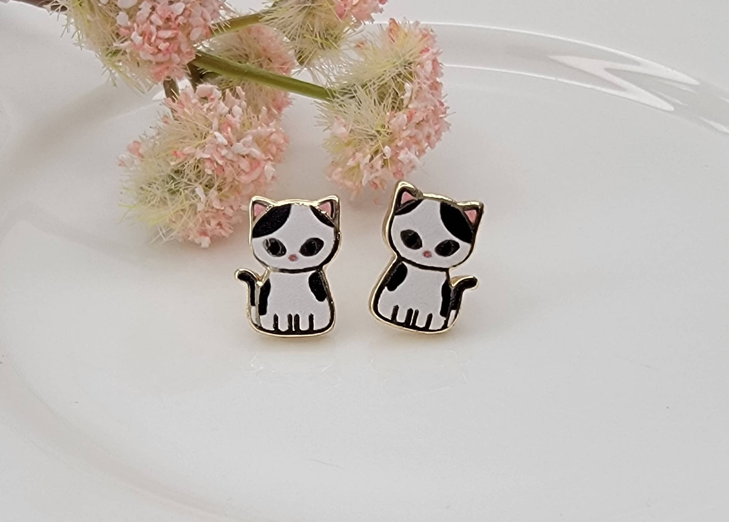 CAT POST EARRINGS.