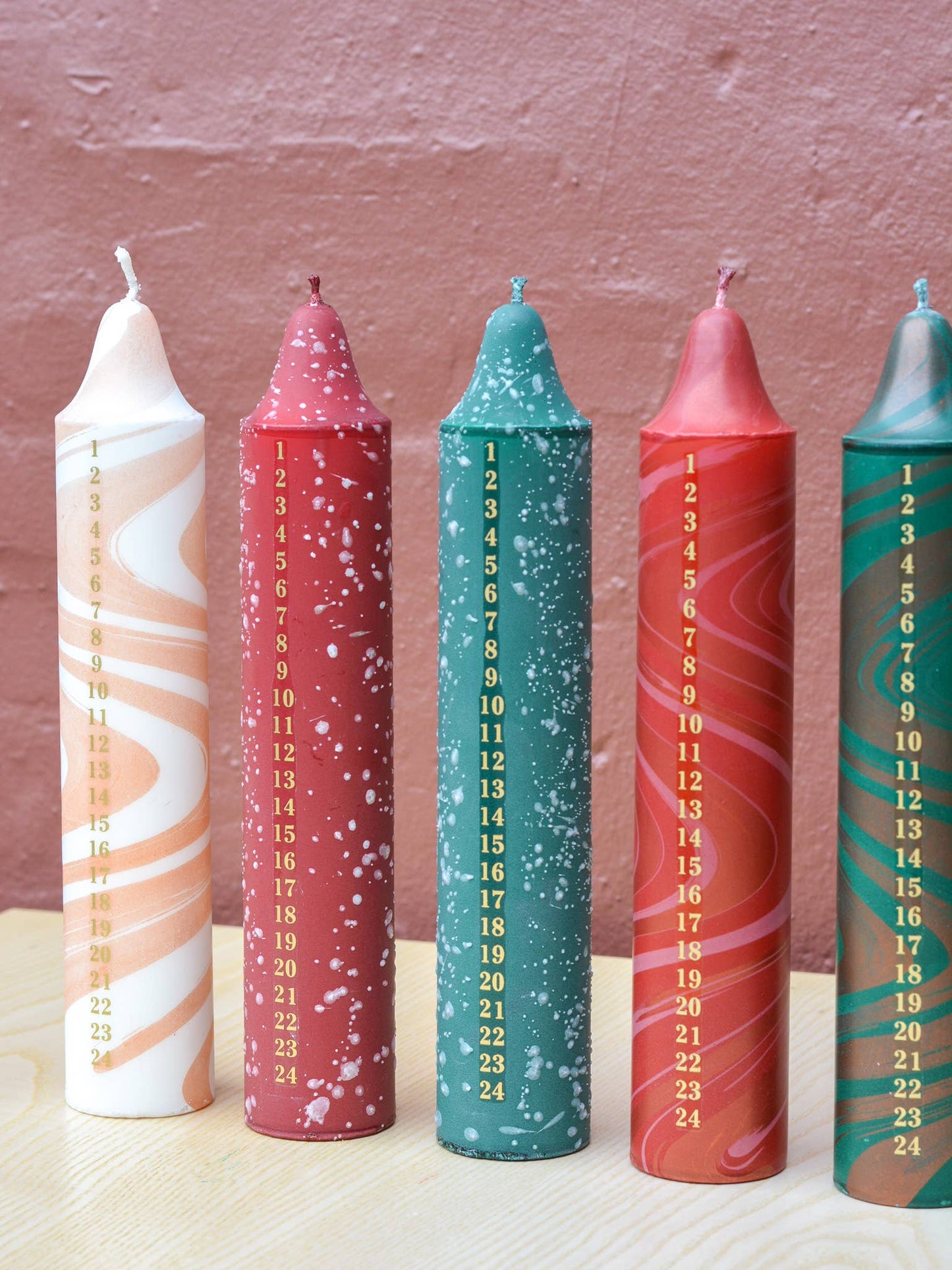 Advent Candle, Christmas Calendar, Red Confetti