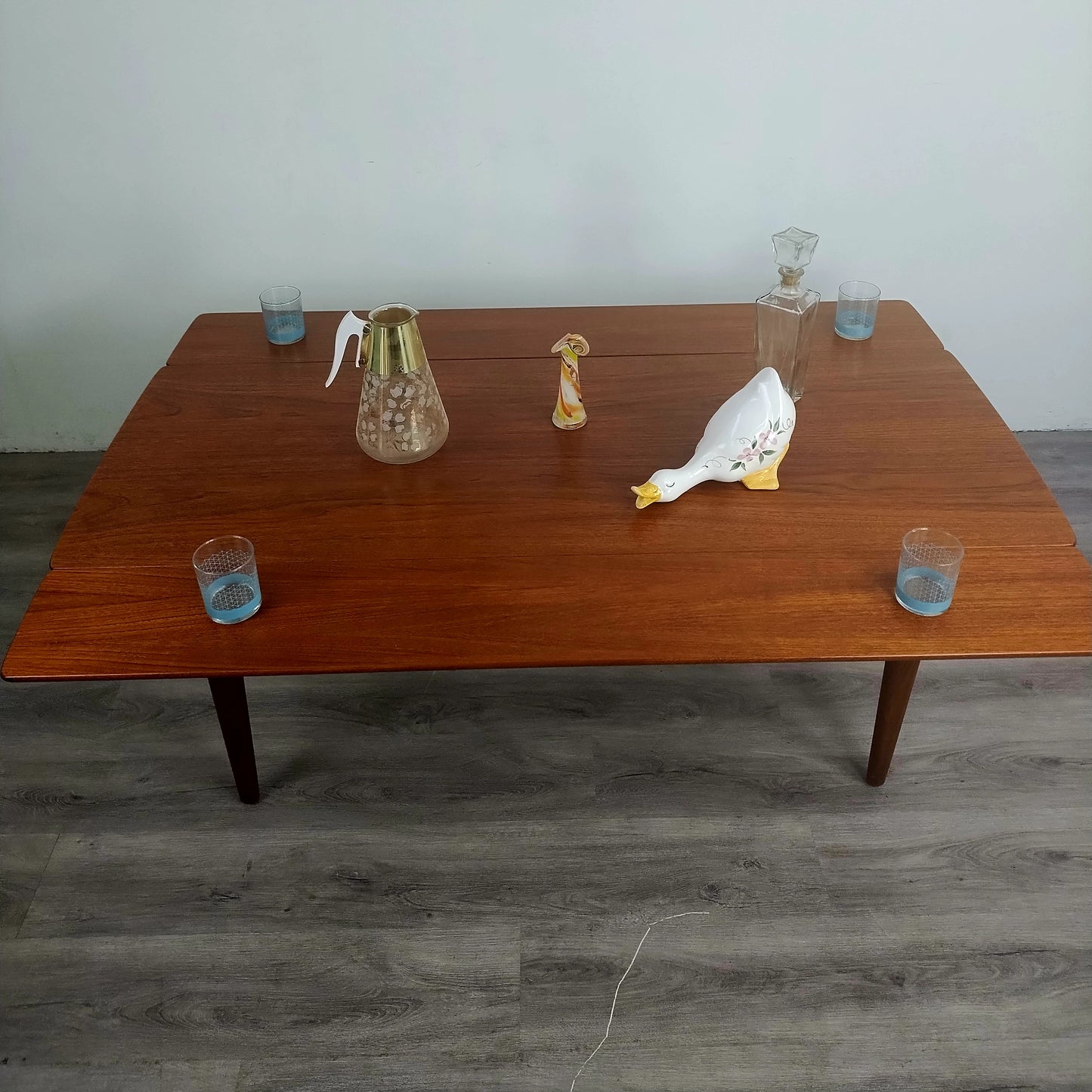 Danish Transforming Table