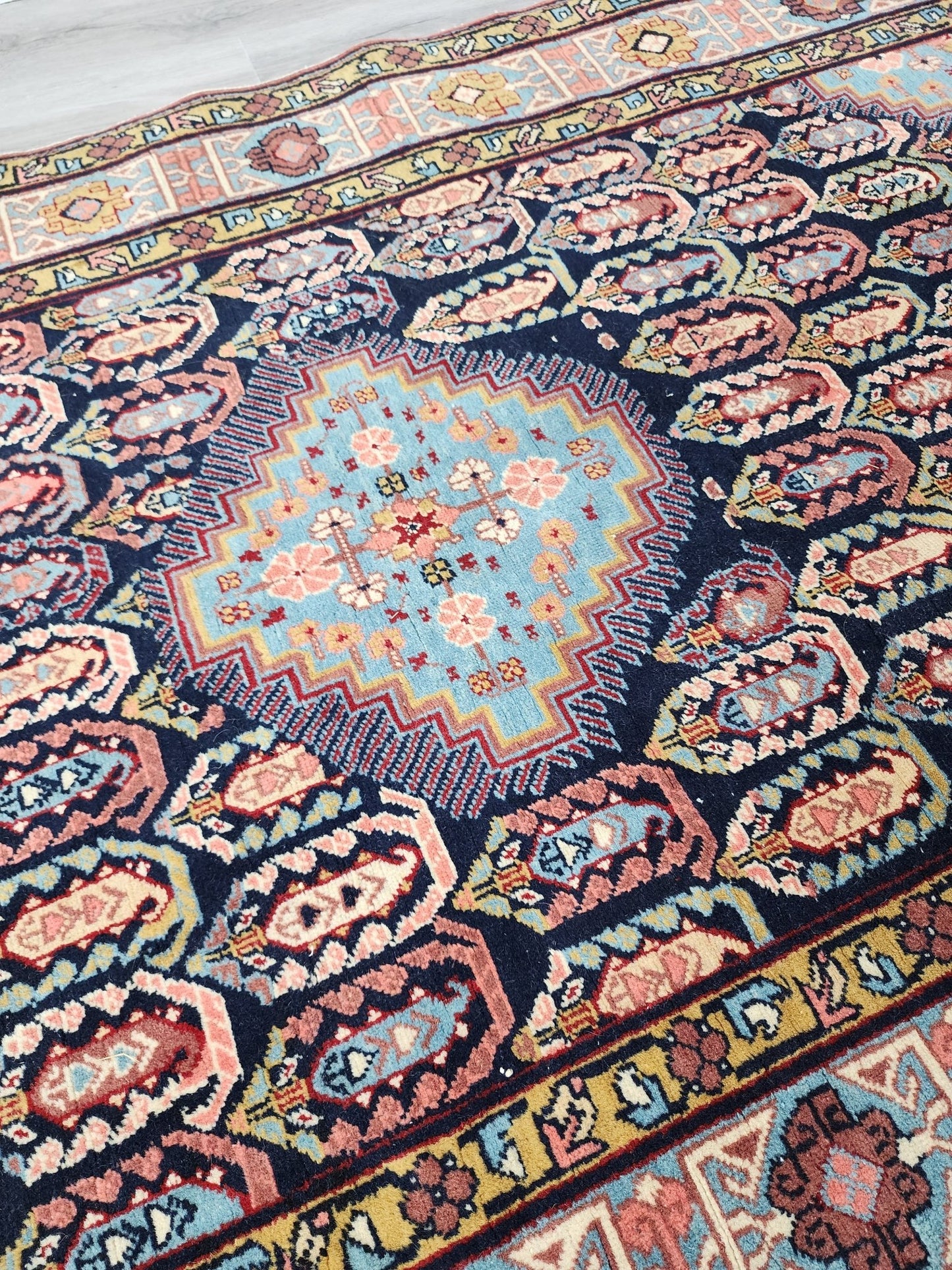 BB062301 Hand Made Persian Rug - Vintage MC