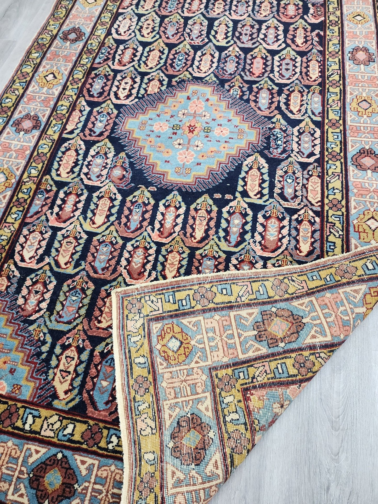 BB062301 Hand Made Persian Rug - Vintage MC