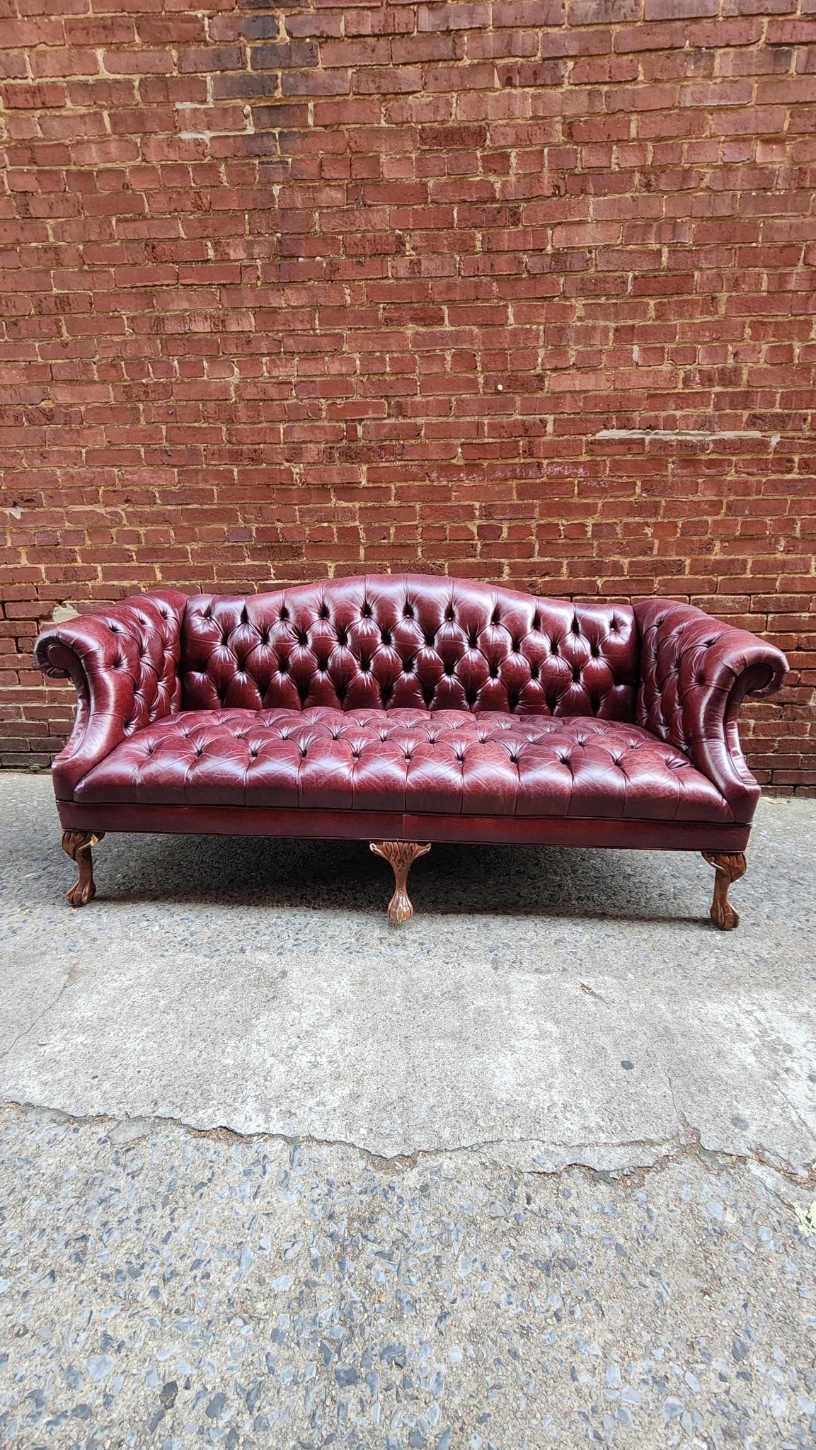 Chesterfield Sofa - Vintage MC