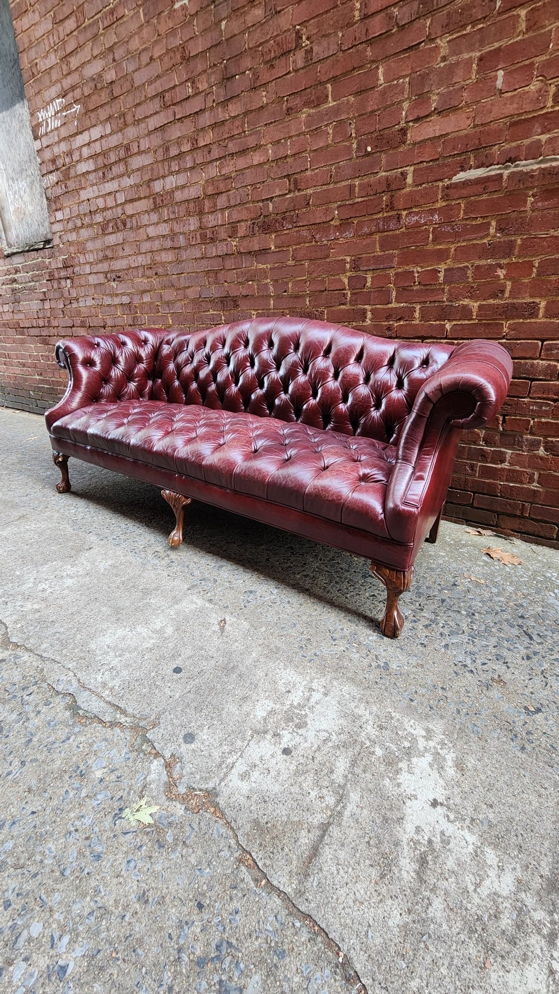 Chesterfield Sofa - Vintage MC