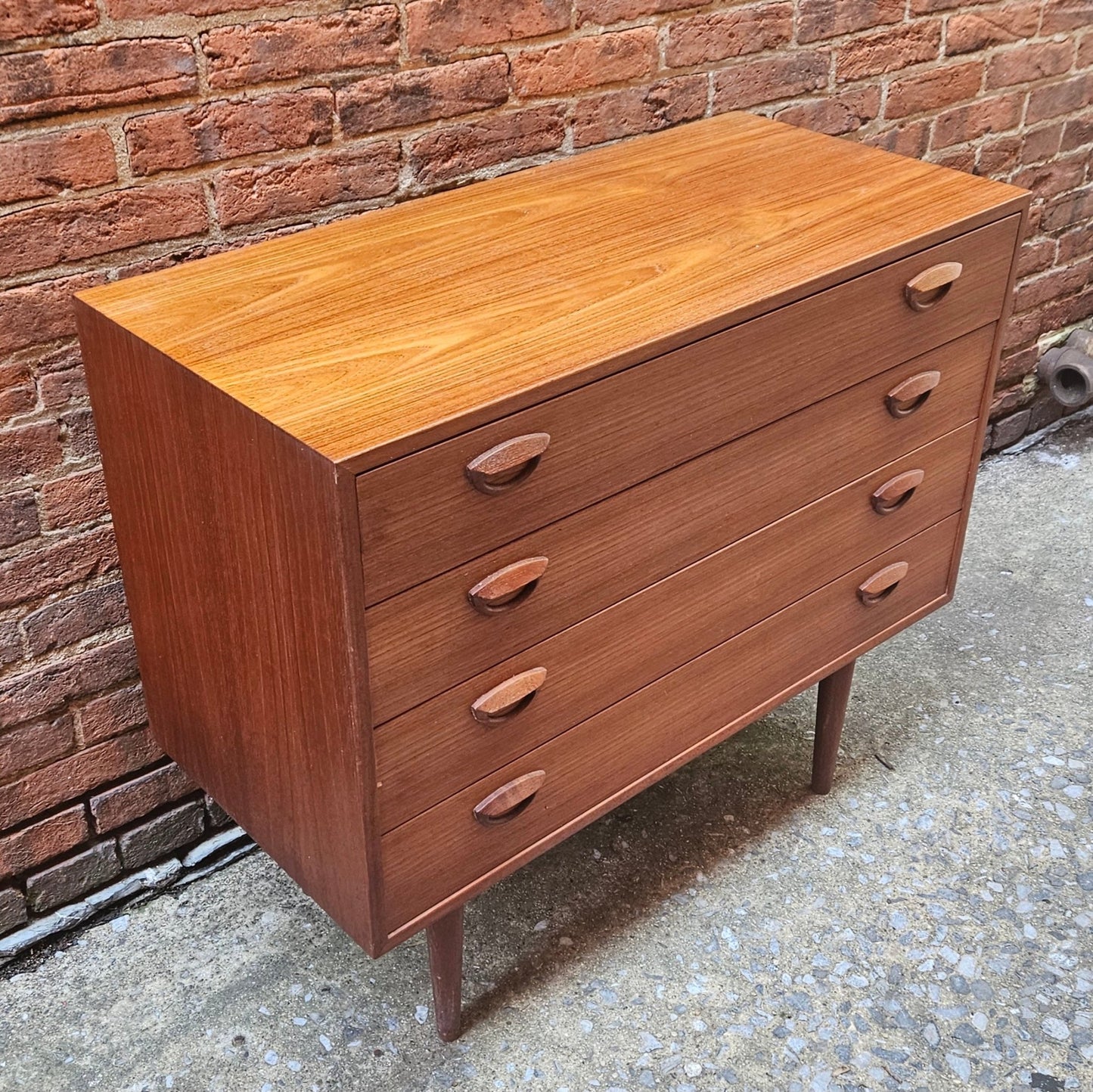 Danish Teak 4 - Drawer Dresser 052ST5005 - Vintage MC
