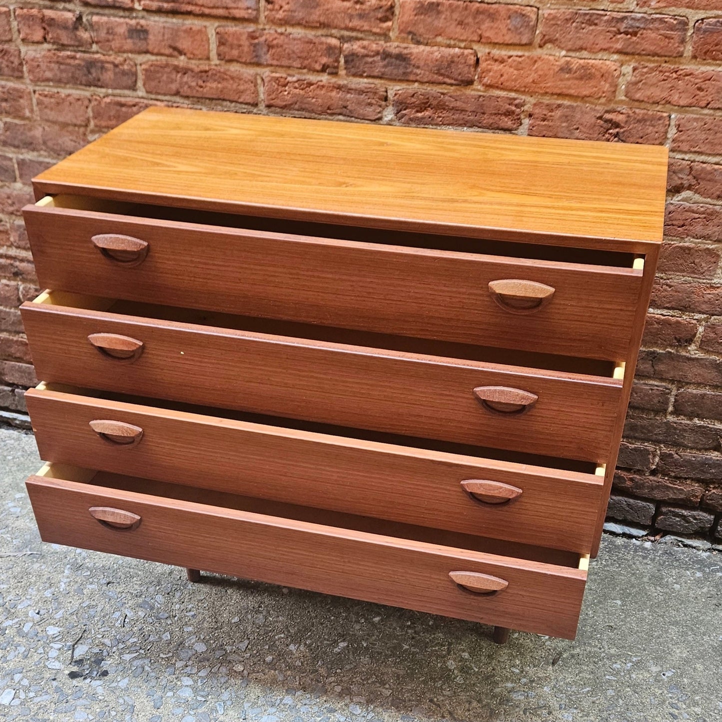 Danish Teak 4 - Drawer Dresser 052ST5005 - Vintage MC