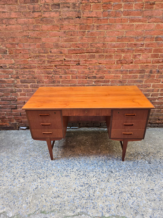 Danish Teak Desk 0426017