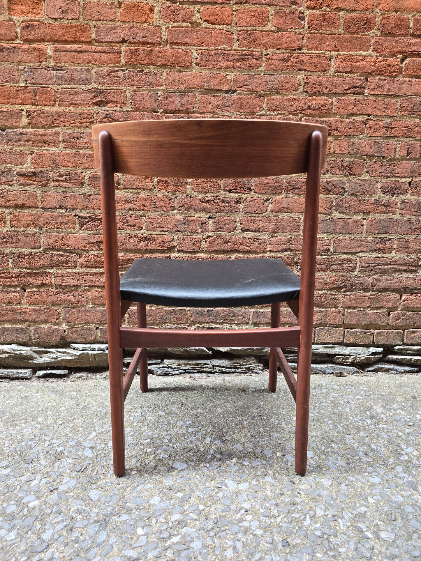 Set of 4 Danish Chairs 012604