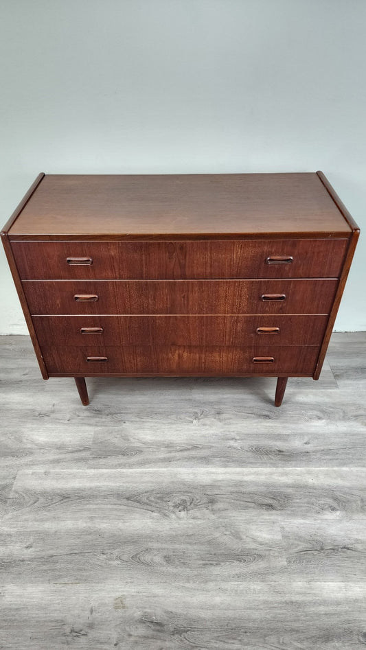 ST0824010 Four - drawer chest - Vintage MC