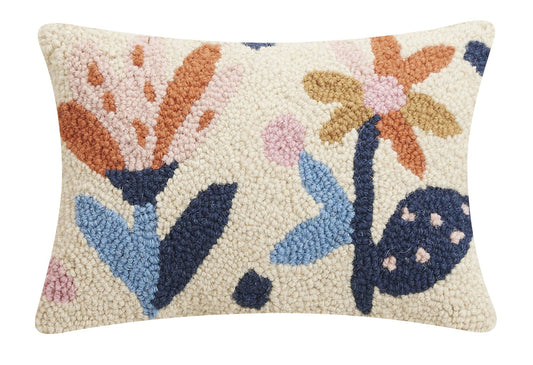 Two Flowers Hook Pillow - Vintage MC