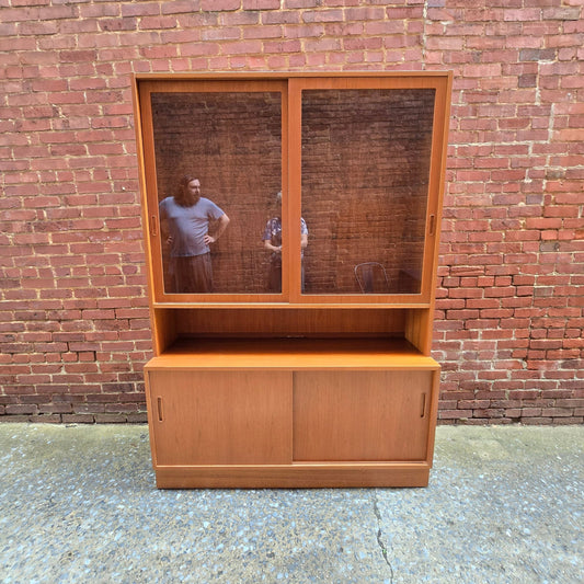 Two - piece Danish Hutch by Hundevad - Vintage MC