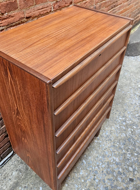 Vintage 6 - Drawer Danish Tall Chest - Vintage MC