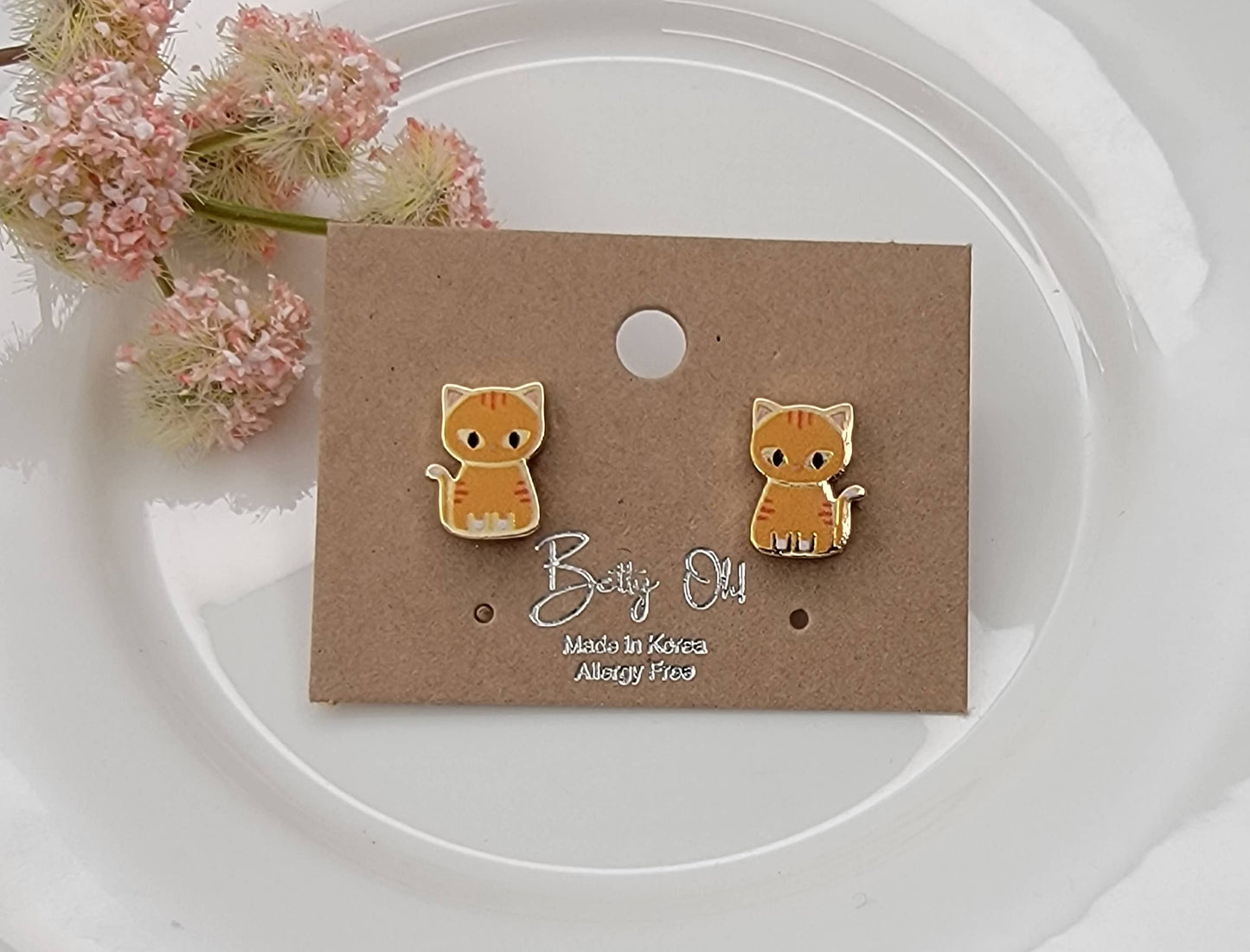 CAT POST EARRINGS.