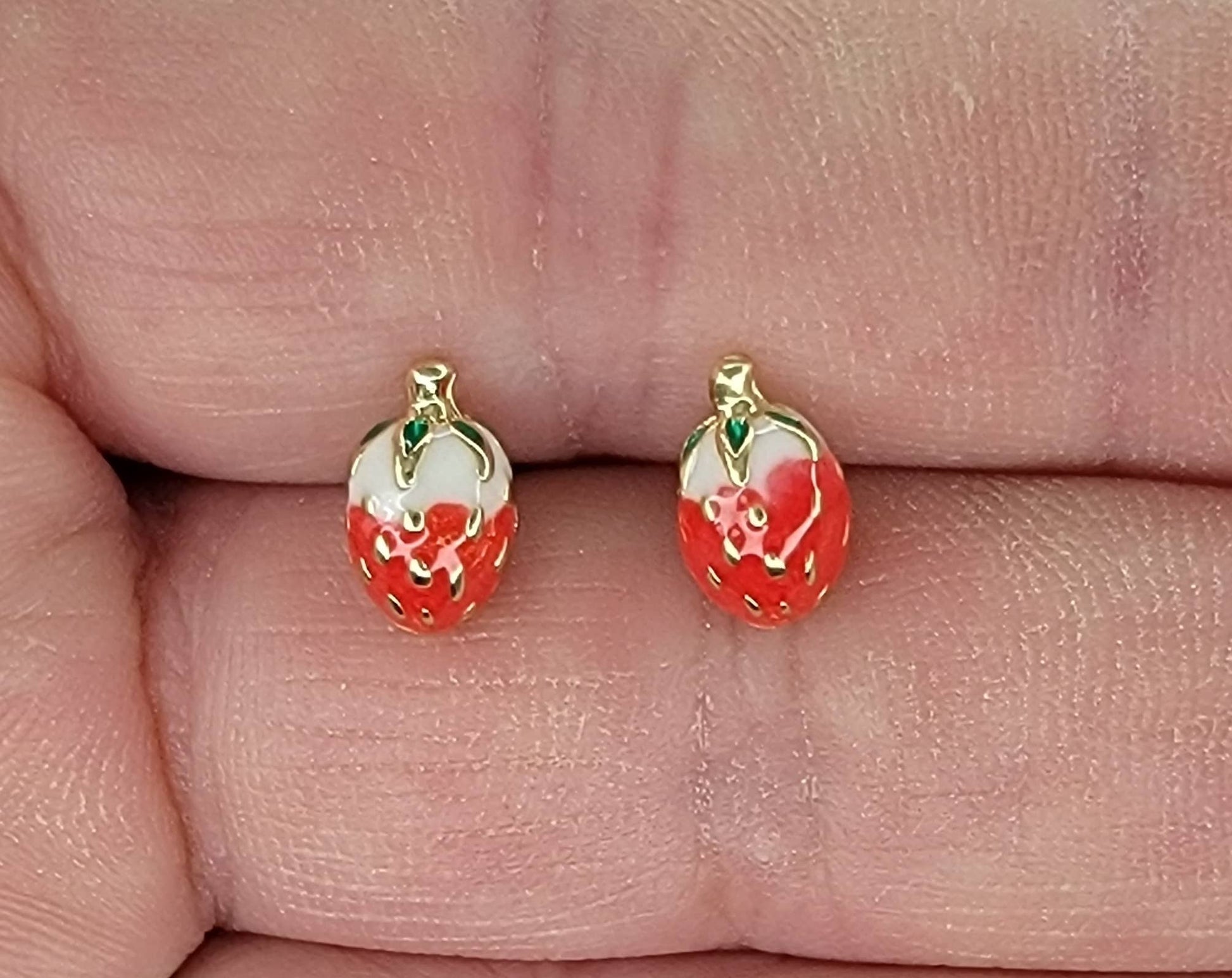 3D MINI STRAWBERRY POST EARRINGS.