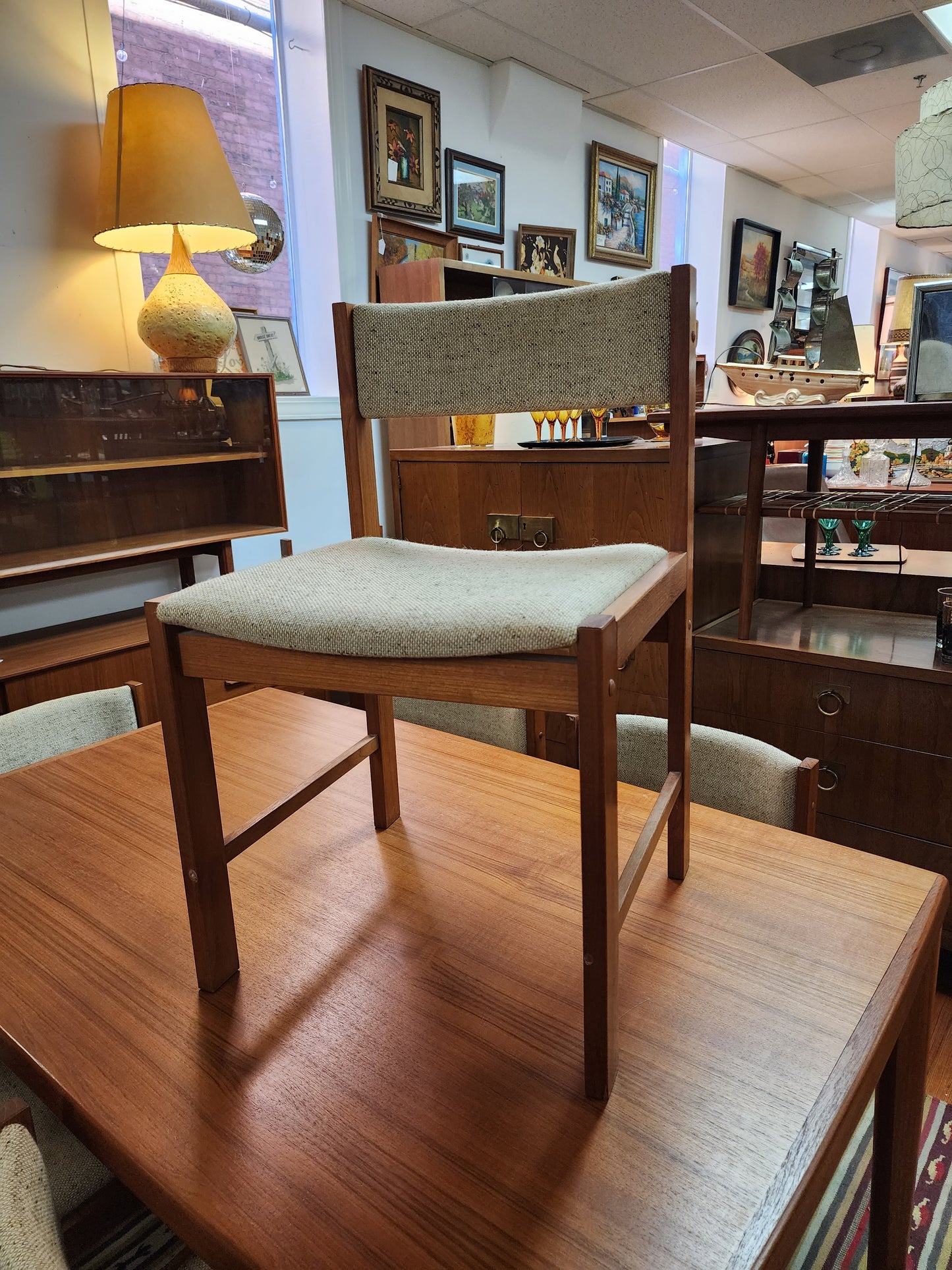 0923009 Set of 6 + D Scan teak dining chairs