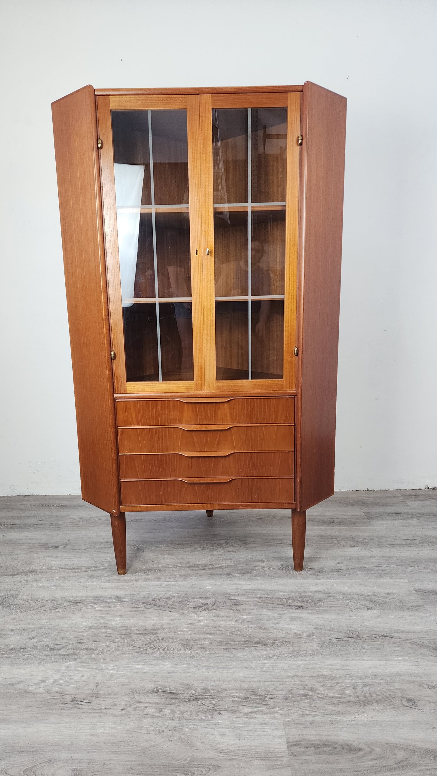 DF0623004 Danish Teak Corner Cabinet