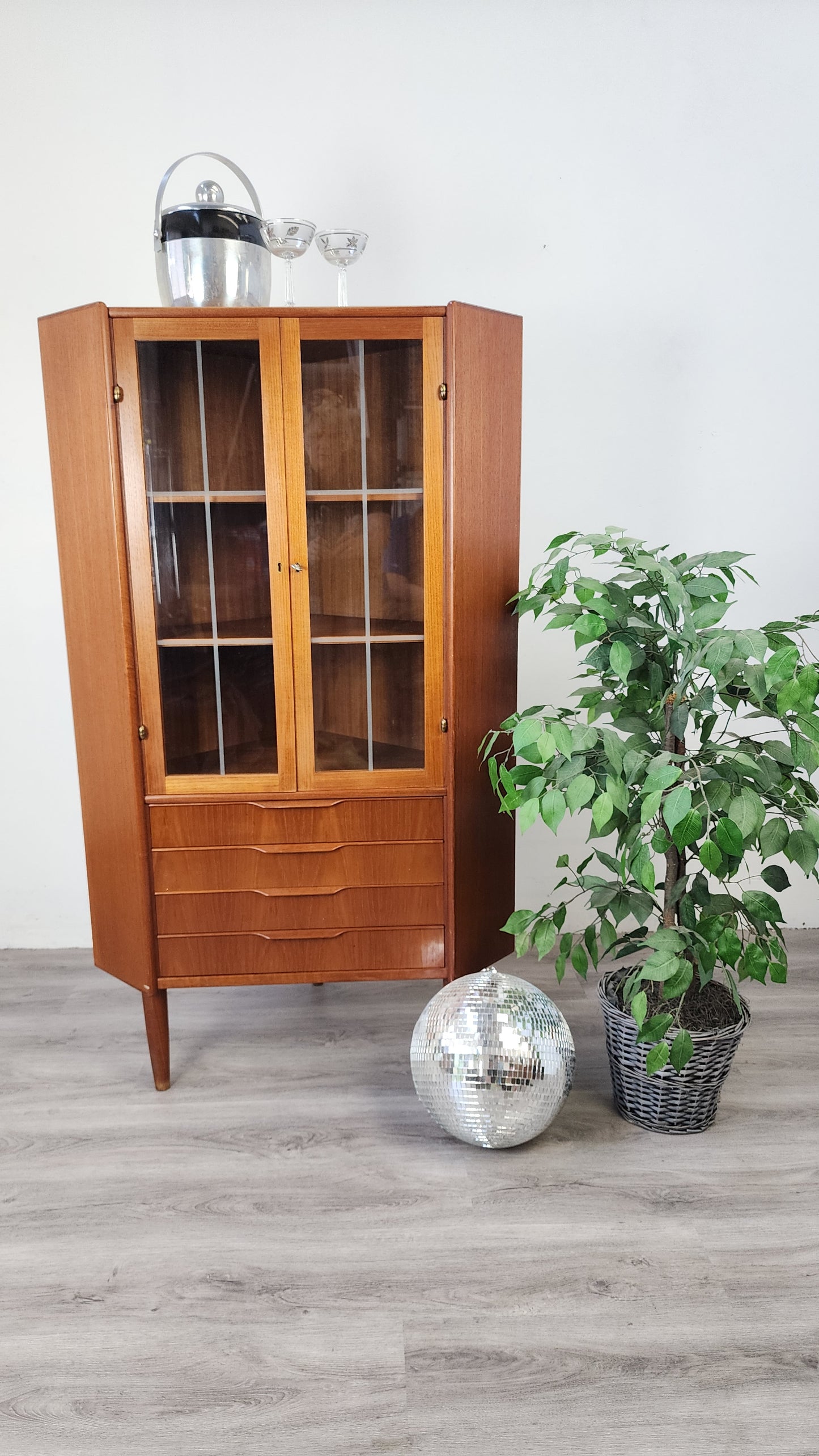 DF0623004 Danish Teak Corner Cabinet