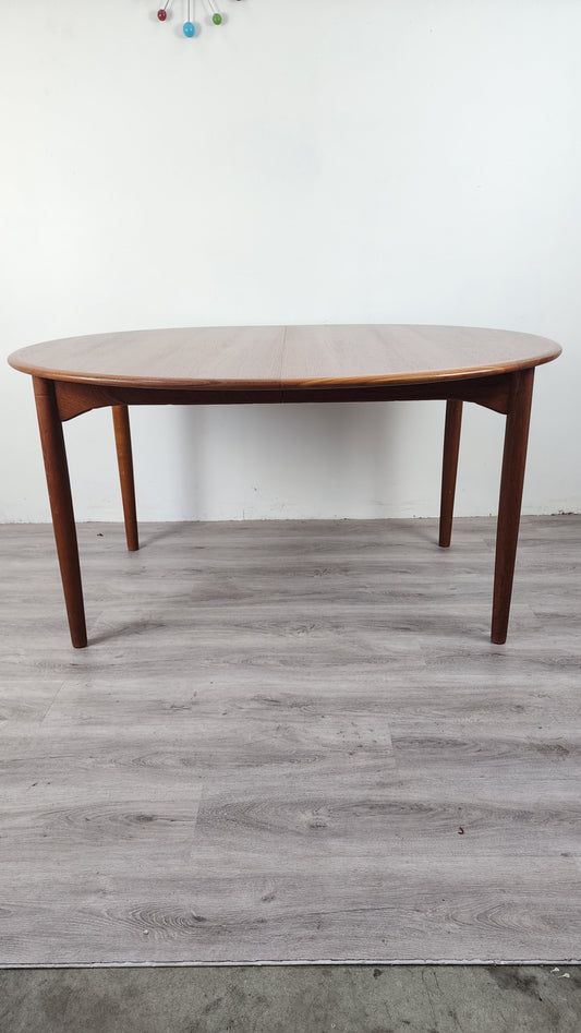 Danish Teak Expandable Table Oval