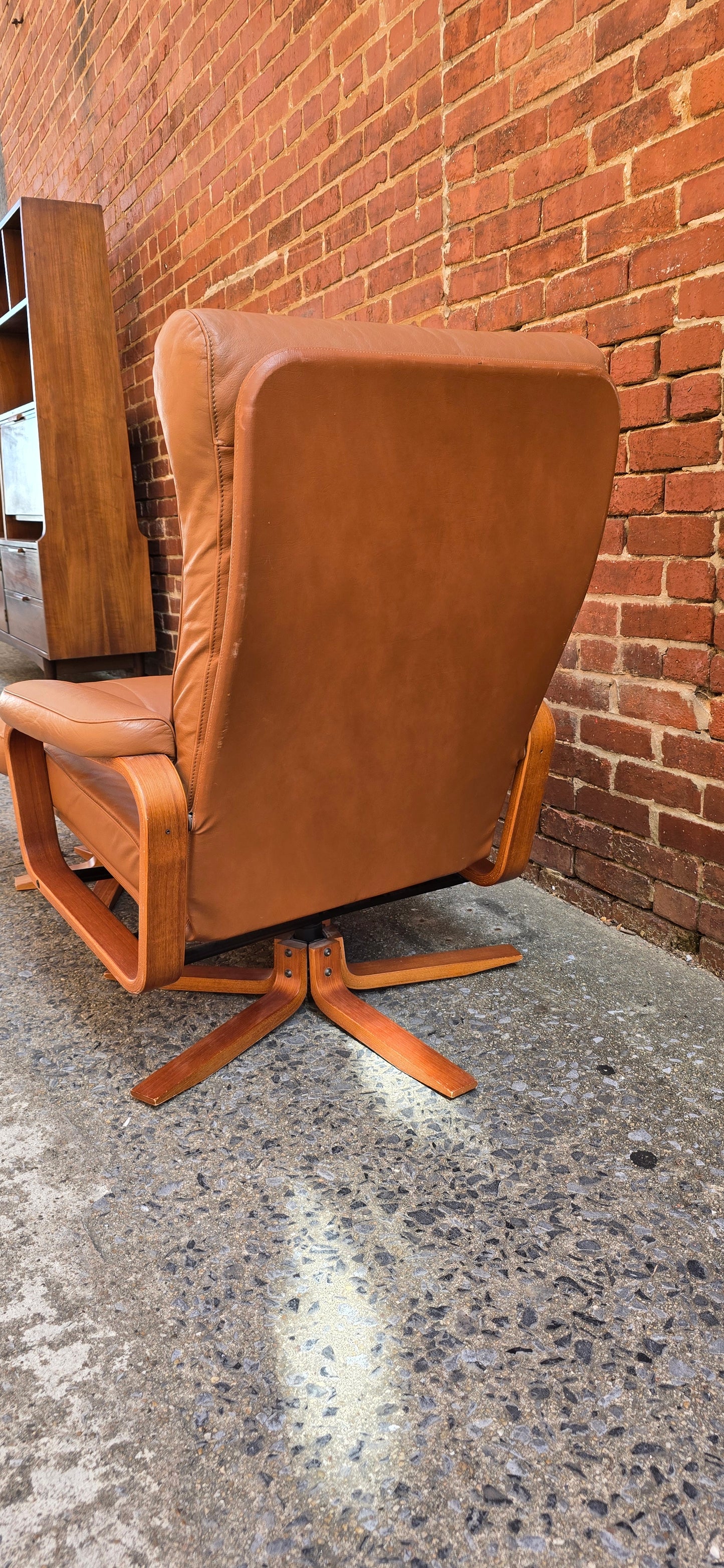 Skipper Danish leather lounge chair and Ottoman