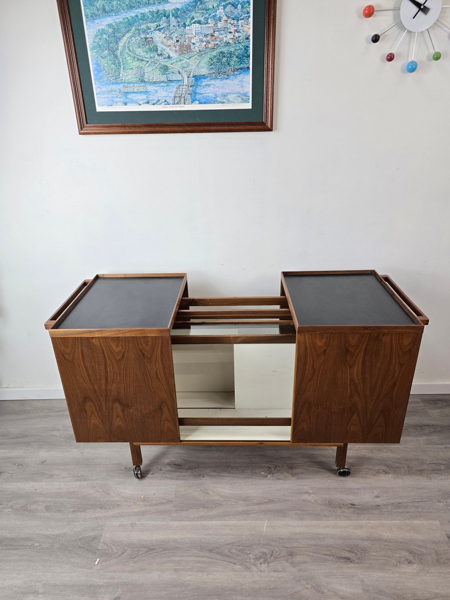 Niels Erik Glasdam Jensen Rolling Bar