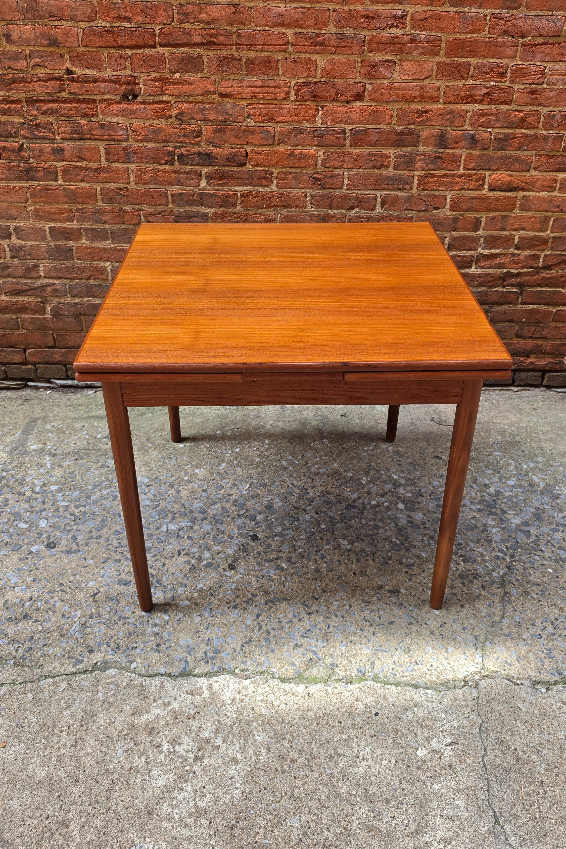 DITA-0526-009 Danish Teak Expandable Table