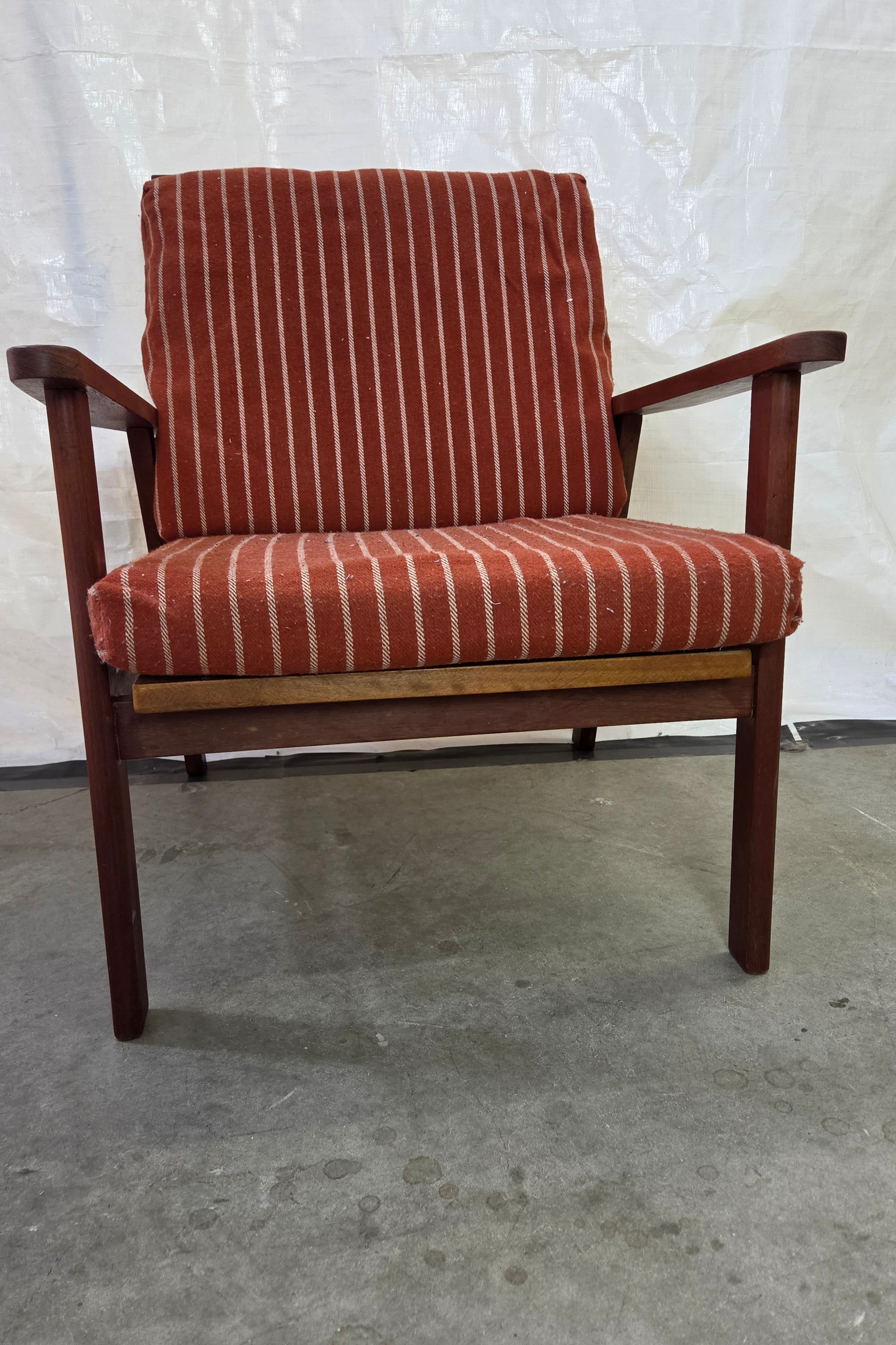 Danish Lounge Chair LOCH-0526-006