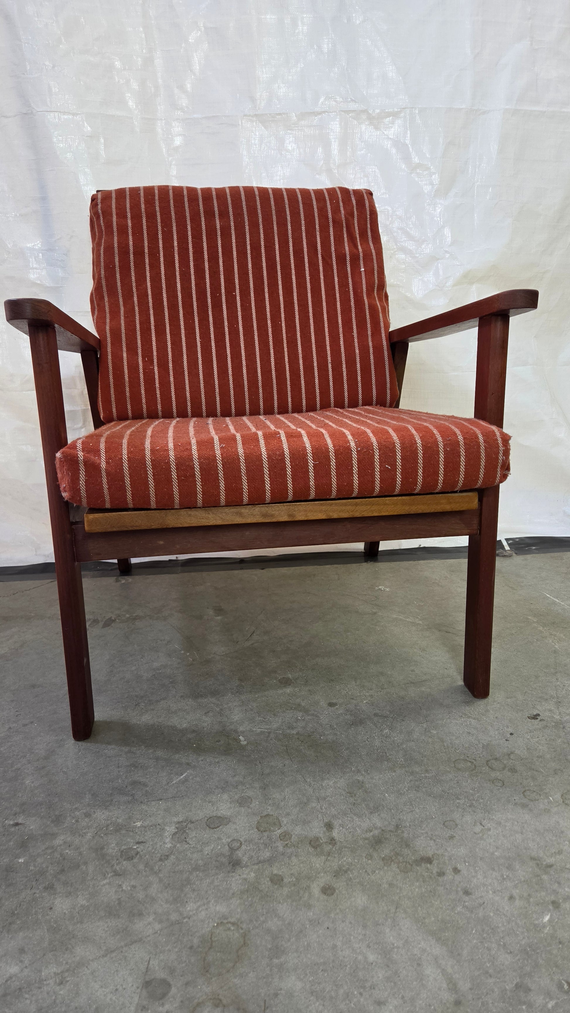 Danish Lounge Chair LOCH-0526-006