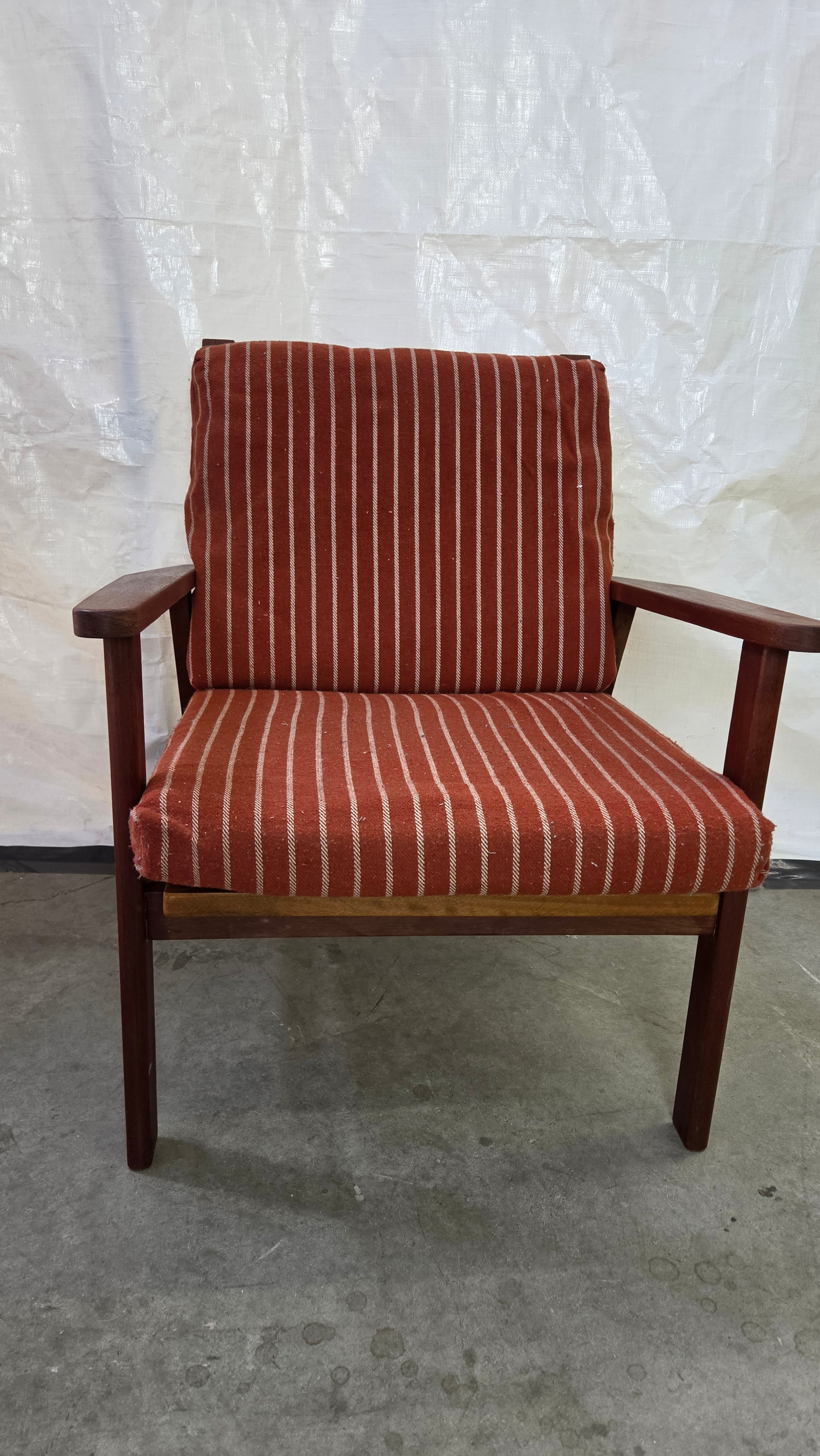 Danish Lounge Chair LOCH-0526-006