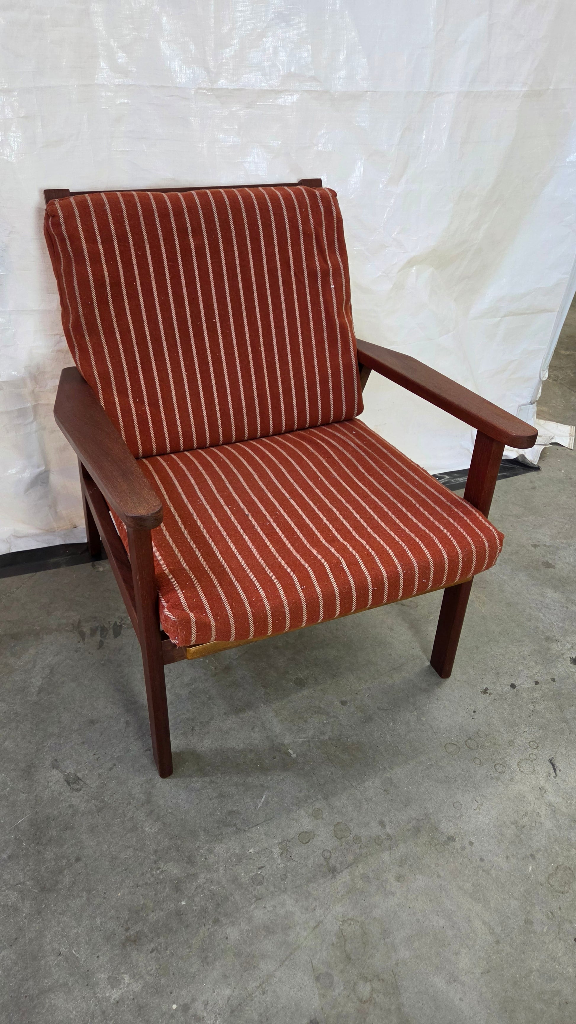 Danish Lounge Chair LOCH-0526-006