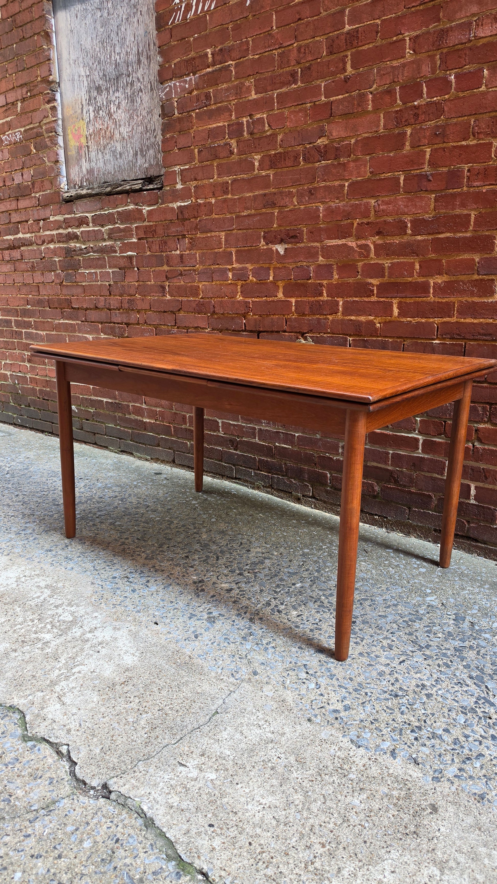 Danish Teak Expandable Dining Table - DITA-0526-011